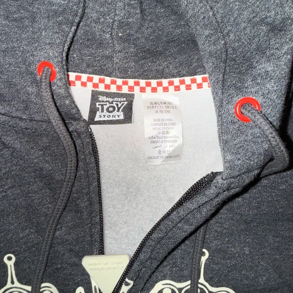 NWT 2024 Disney Parks Toy Story Pizza Planet Hoodie Jacket L New - Picture 3 of 6